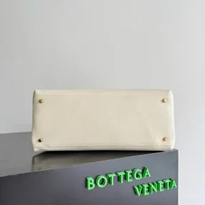 Bottega Veneta Women Ciao Ciao in Silky Calf Leather-White 817231V