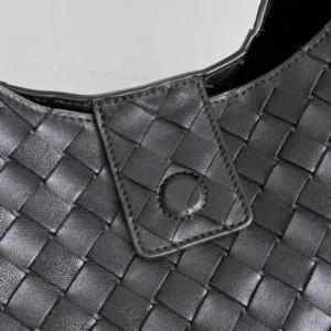 Bottega Veneta Women Medium Campana-Black 844249V