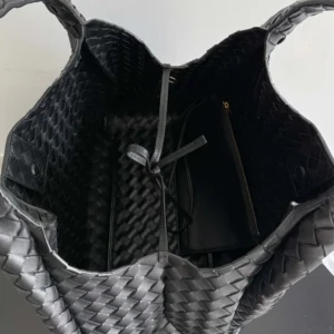 Bottega Veneta Women Medium Campana-Black 844249V