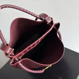 Bottega Veneta Women Andiamo Bucket in Silky Calf Leather-Maroon 844169V
