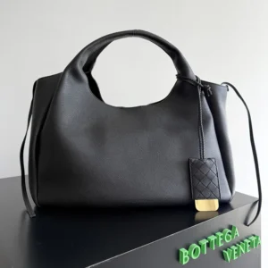 Bottega Veneta Women Large Campana-Black 844251V5XH01019