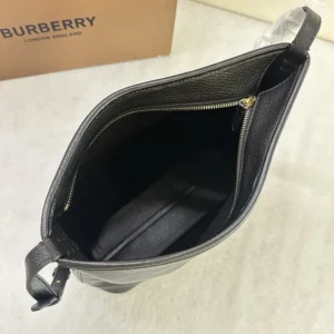 Burberry Unisex Small Highlands Shoulder Bag-Black 81147721