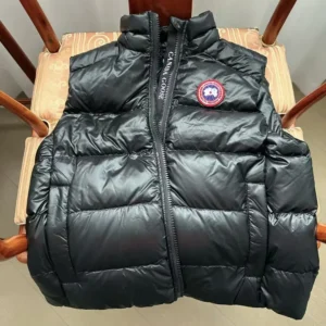 Canada Goose Women Crofton Vest with Recycled Feather-Light-Ripstop-Black