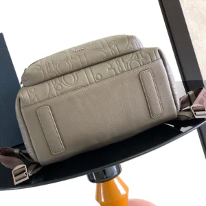 Dior Men Rider 2.0 Zipped Backpack Gray Dior Gravity Leather and Gray Grained Calfskin