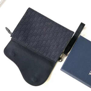 Dior Men Saddle A5 Triangle Pouch Beige and Black Dior Oblique Jacquard with Black Grained Calfskin