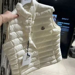 Moncler Women Liane Verstaubare Daunenweste-White J10931A