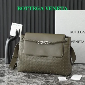 Bottega Veneta Unisex Medium Andiamo Messenger-Dark Green 807715V