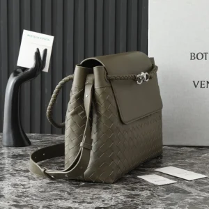 Bottega Veneta Unisex Medium Andiamo Messenger-Dark Green 807715V