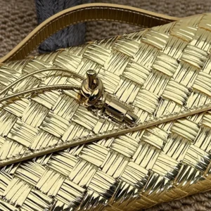 Bottega Veneta Women Andiamo Clutch-Gold 741511V5XQ28472