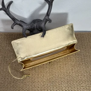 Bottega Veneta Women Andiamo Clutch-Gold 741511V5XQ28472
