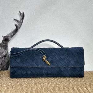 Bottega Veneta Women Andiamo Clutch-Navy 741511V60F14033