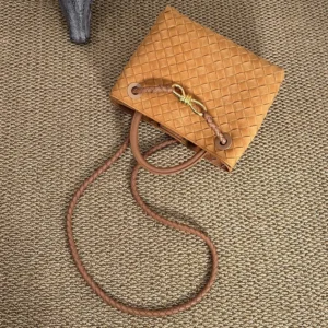 Bottega Veneta Women Small Andiamo-Brown 766014V1QE62598