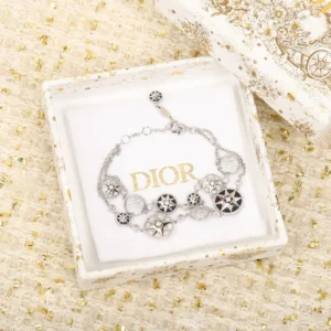 Dior Women Rose des Vents Bracelet White Gold Diamonds Mother-of-Pearl and Onyx