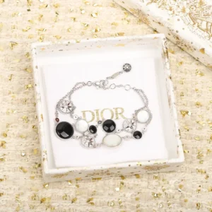 Dior Women Rose des Vents Bracelet White Gold Diamonds Mother-of-Pearl and Onyx