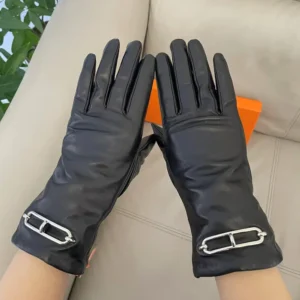 Hermes Women Gloves in Lambskin Leather-Black