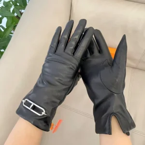 Hermes Women Gloves in Lambskin Leather-Black