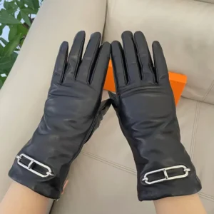 Hermes Women Gloves in Lambskin Leather-Black