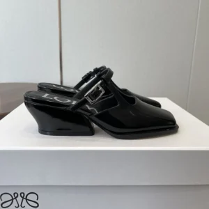 Loewe Women Onda Mule In Brushed Calfskin-Black IDLOND379X05