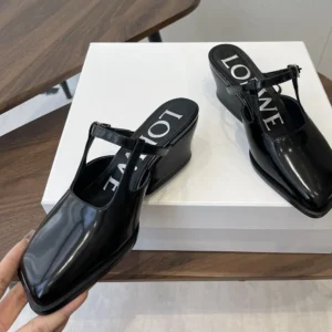 Loewe Women Onda Mule In Brushed Calfskin-Black IDLOND379X05