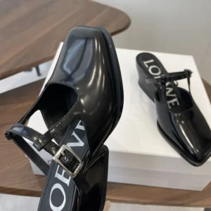 Loewe Women Onda Mule In Brushed Calfskin-Black IDLOND379X05