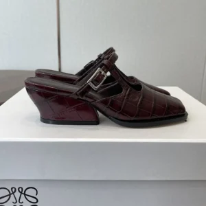 Loewe Women Onda Mule In Embossed Calfskin LOND379X06