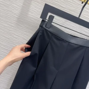 Loewe Women Trousers in Wool-Black S359Y04XI2