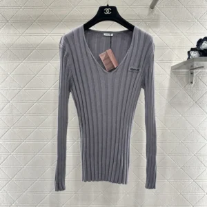 Miu Miu Women Wool And Cashmere V-Neck Sweater MML02P17JA