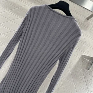 Miu Miu Women Wool And Cashmere V-Neck Sweater MML02P17JA