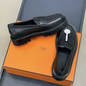 Hermes Women Klement Loafer in Calfskin-Black H252133Z