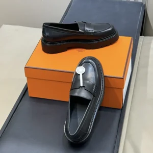 Hermes Women Klement Loafer in Calfskin-Black H252133Z