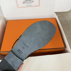 Hermes Women Miss Sandal in Calfskin-Black H261038Z