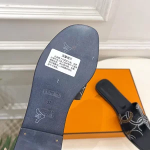 Hermes Women Oran sandal in "Panoplie Equestre" Embroidered Calfskin-Black