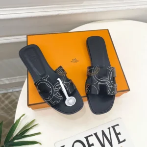 Hermes Women Oran sandal in "Panoplie Equestre" Embroidered Calfskin-Black