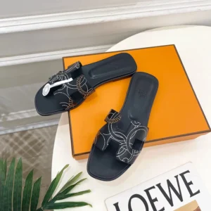 Hermes Women Oran sandal in "Panoplie Equestre" Embroidered Calfskin-Black