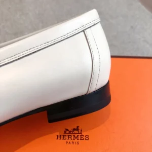 Hermes Women Royal loafer in Calfskin-White H221270Z