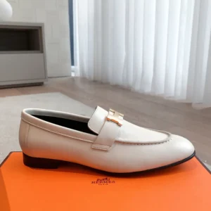 Hermes Women Royal loafer in Calfskin-White H221270Z