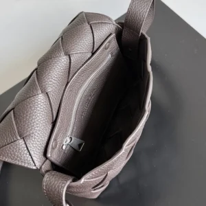 Bottega Veneta Unisex Diago-Bordeaux 795637V4FV12116