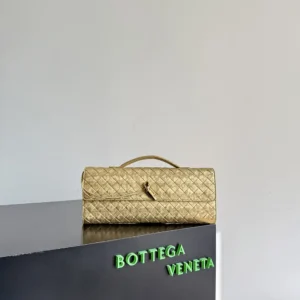 Bottega Veneta Women Andiamo Clutch-Gold 741511V5XF18472