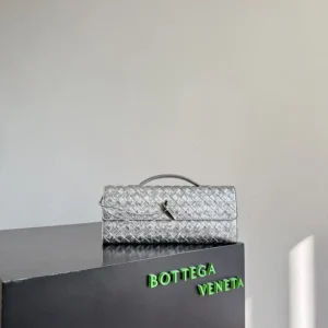 Bottega Veneta Women Andiamo Clutch-Silver 741511V5XF18101