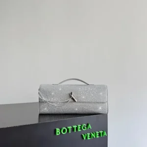 Bottega Veneta Women Andiamo Clutch-Silver 844124V4T141905