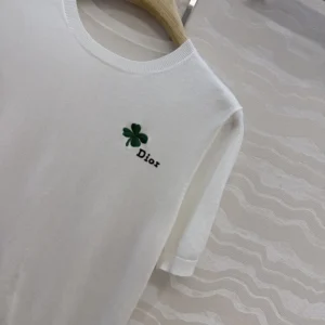 Dior Men Short-Sleeved Fitted Sweater White Wool Knit with Green and Black Dior Clover Signature