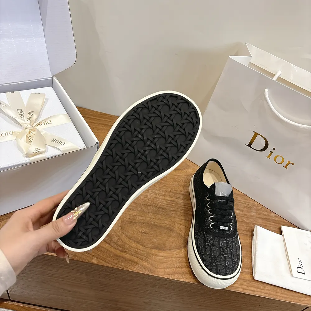 Dior Unisex Saltwind Sneaker Black Dior Oblique Jacquard 3SN348ZSA 10 Dior Unisex Saltwind Sneaker Black Dior Oblique Jacquard 3SN348ZSA