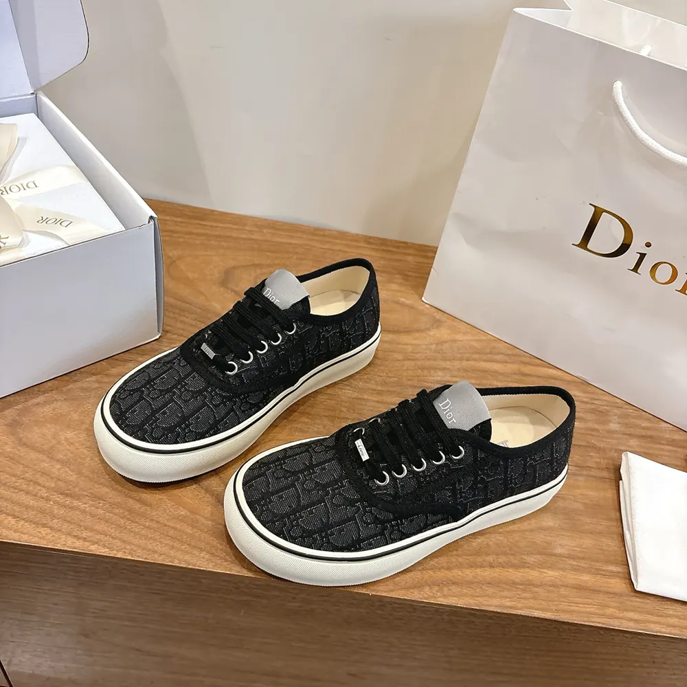 Dior Unisex Saltwind Sneaker Black Dior Oblique Jacquard 3SN348ZSA 4 Dior Unisex Saltwind Sneaker Black Dior Oblique Jacquard 3SN348ZSA