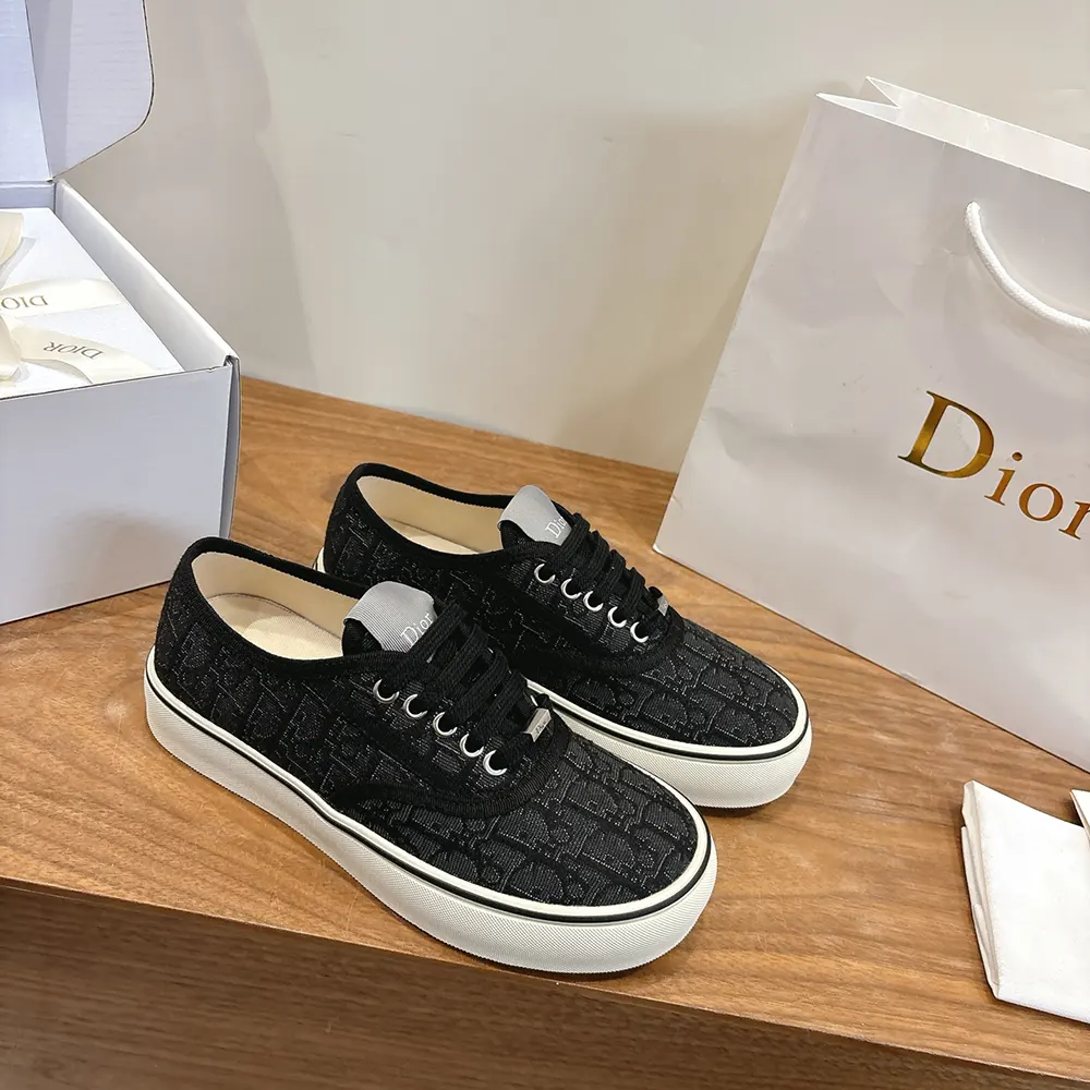 Dior Unisex Saltwind Sneaker Black Dior Oblique Jacquard 3SN348ZSA 3 Dior Unisex Saltwind Sneaker Black Dior Oblique Jacquard 3SN348ZSA