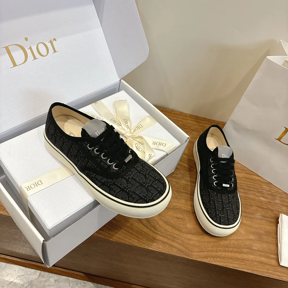 Dior Unisex Saltwind Sneaker Black Dior Oblique Jacquard 3SN348ZSA 6 Dior Unisex Saltwind Sneaker Black Dior Oblique Jacquard 3SN348ZSA