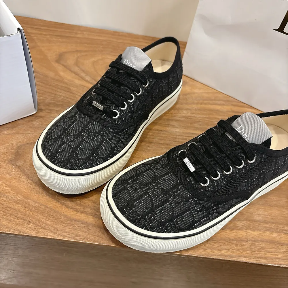 Dior Unisex Saltwind Sneaker Black Dior Oblique Jacquard 3SN348ZSA 7 Dior Unisex Saltwind Sneaker Black Dior Oblique Jacquard 3SN348ZSA