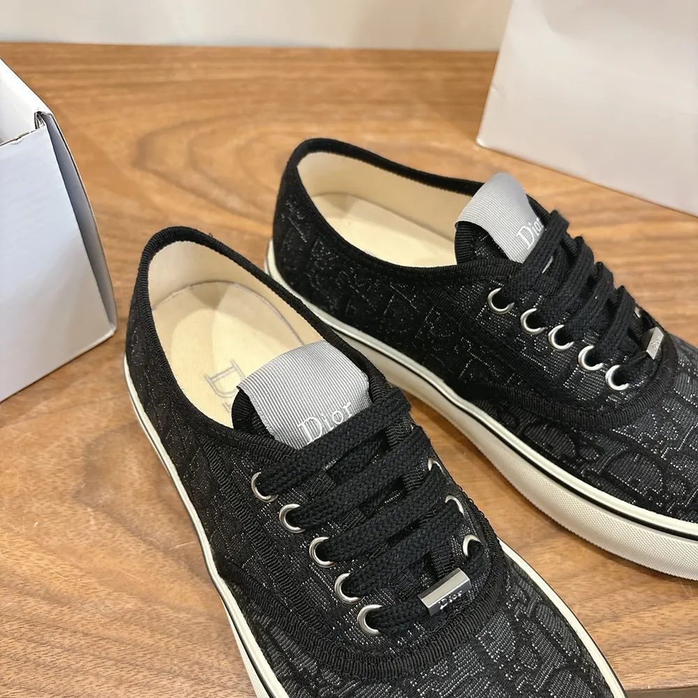 Dior Unisex Saltwind Sneaker Black Dior Oblique Jacquard 3SN348ZSA 8 Dior Unisex Saltwind Sneaker Black Dior Oblique Jacquard 3SN348ZSA