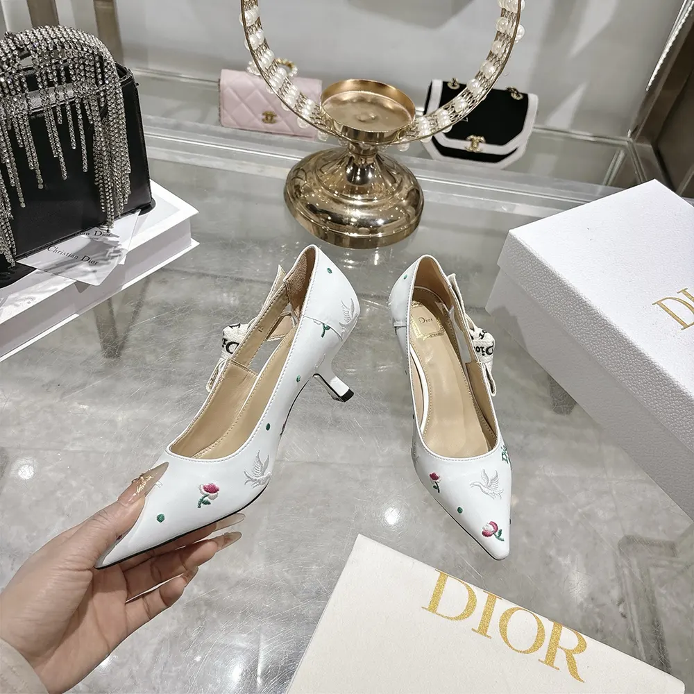 Dior Women Dioramour J'Adior Pump White Lambskin Embroidered with Multicolor Doves & Roses Motif 6 Dior Women Dioramour J'Adior Pump White Lambskin Embroidered with Multicolor Doves & Roses Motif