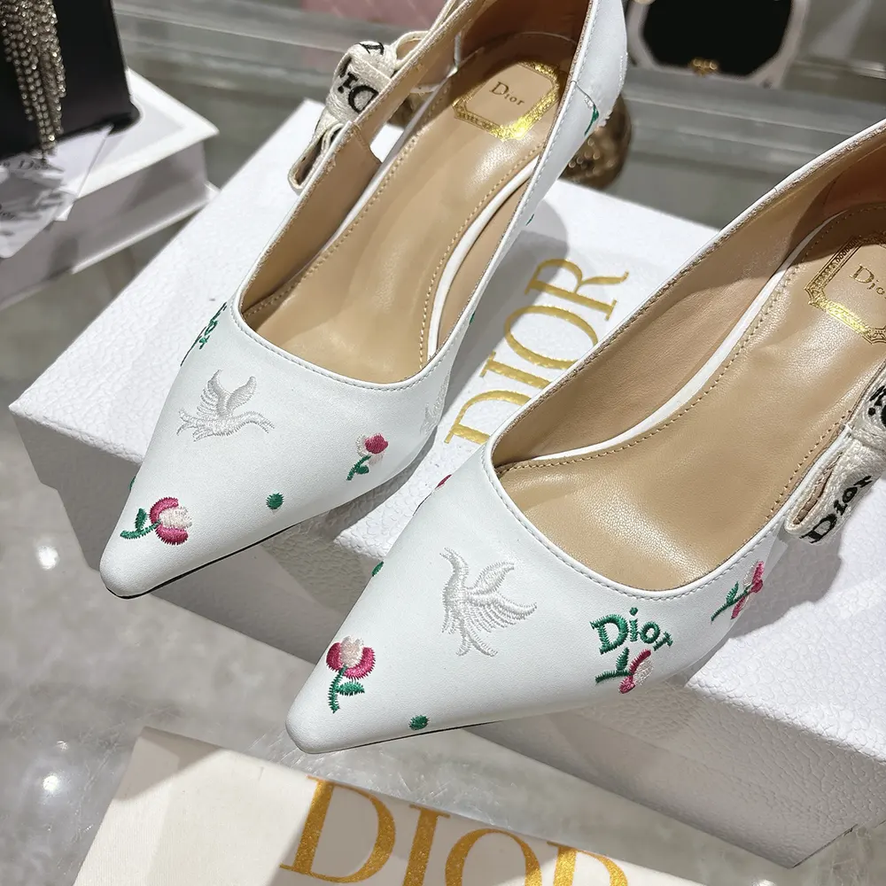 Dior Women Dioramour J'Adior Pump White Lambskin Embroidered with Multicolor Doves & Roses Motif 8 Dior Women Dioramour J'Adior Pump White Lambskin Embroidered with Multicolor Doves & Roses Motif