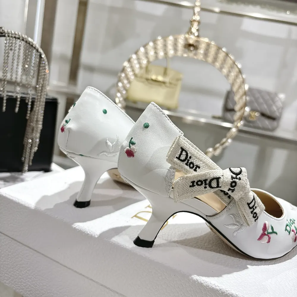 Dior Women Dioramour J'Adior Pump White Lambskin Embroidered with Multicolor Doves & Roses Motif 9 Dior Women Dioramour J'Adior Pump White Lambskin Embroidered with Multicolor Doves & Roses Motif